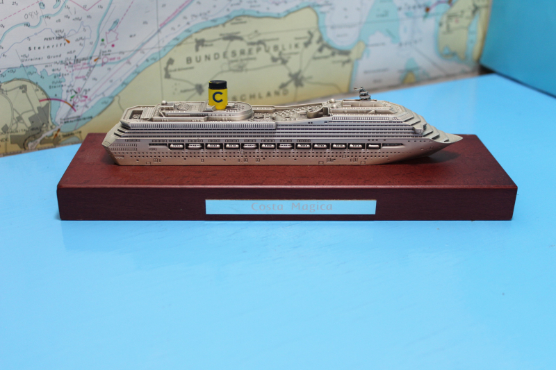 Cruise ship "Costa Magica" (1 p.) IT 2004 in ca. 1:1400